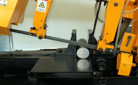 凤冈数控带锯床自动送料精度会出现偏差吗？